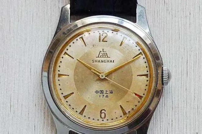 的百达翡丽谈腕表收藏k8凯发入口从列侬(图4)